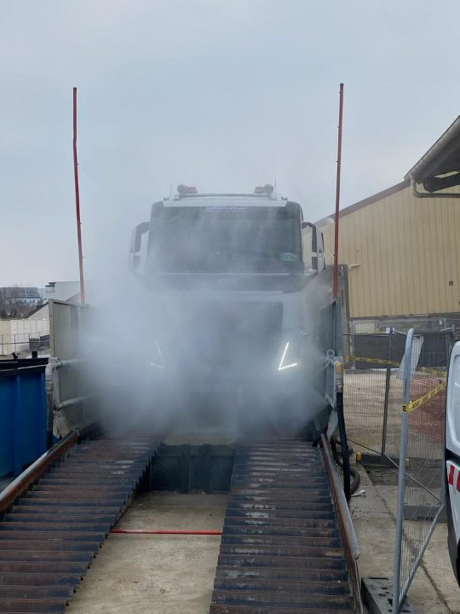 Laveur de roues mobile systeme avec jet eau camions vehicules chantier remorques suppression dynamique web